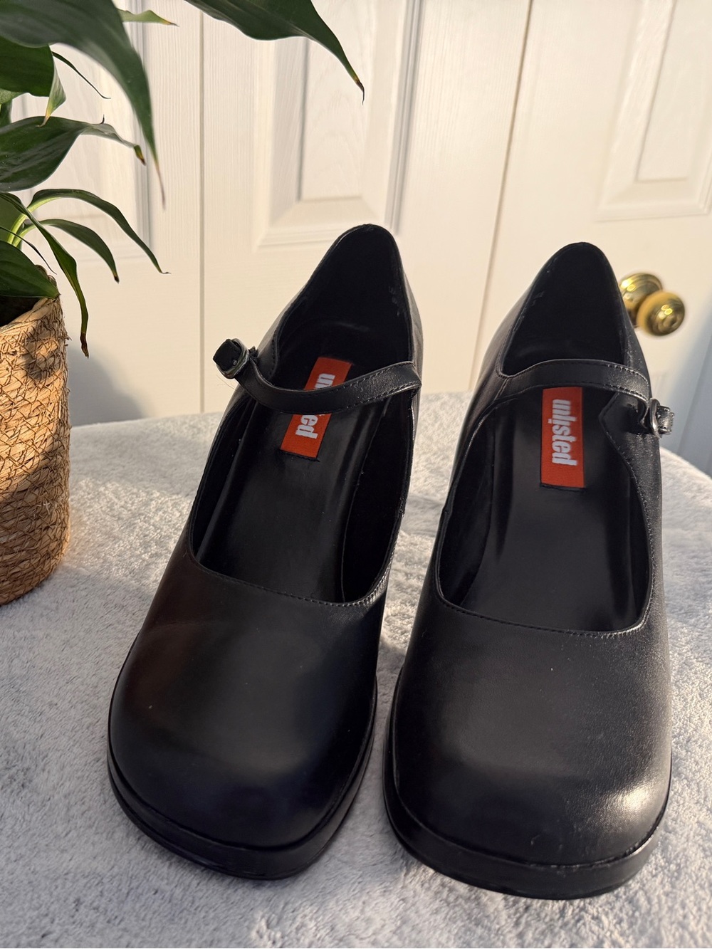 Black Mary Jane Platform Pumps - Unlisted